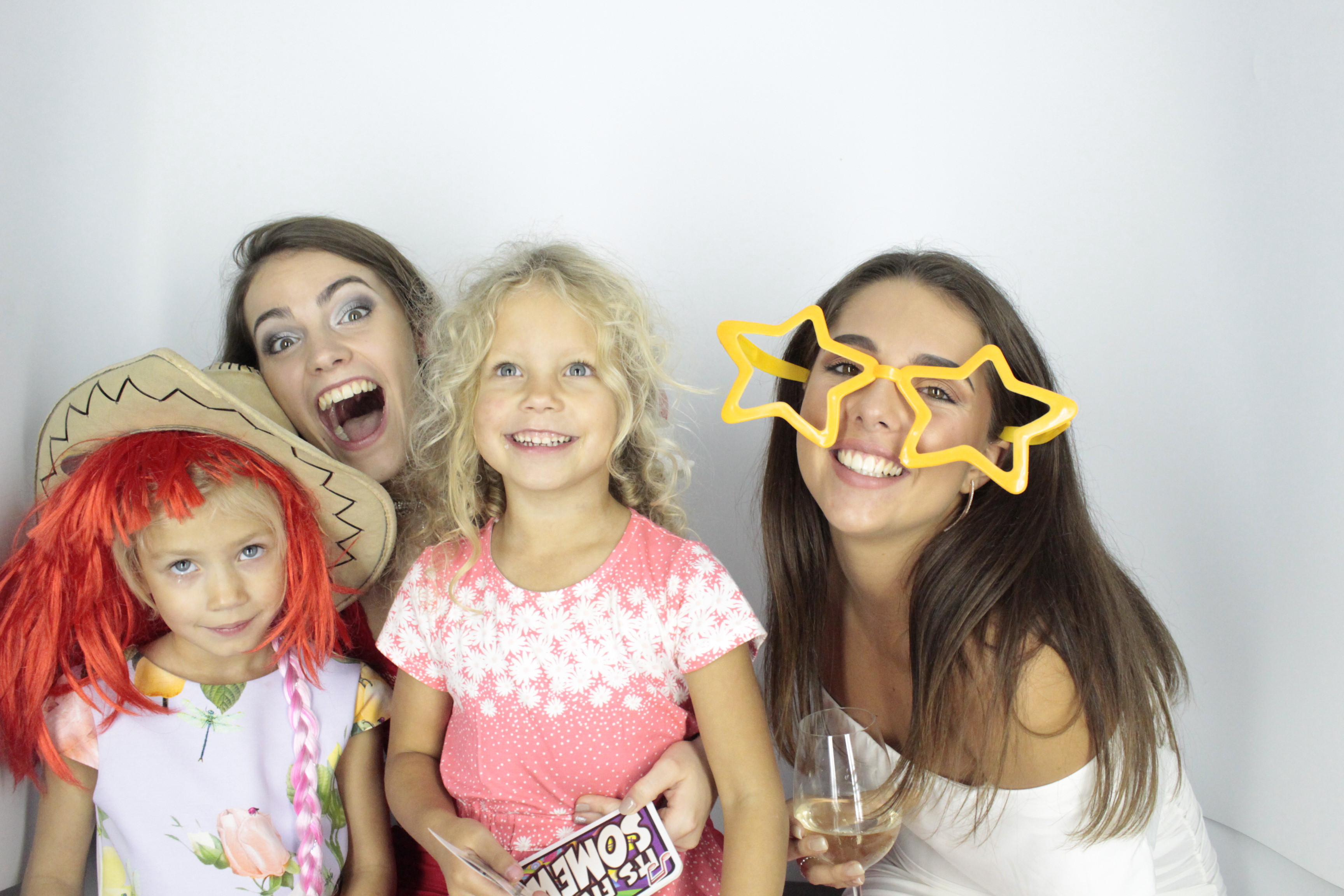 Isobel 18th Birthday Party  | View more photos from the event at gallery.myphotoboothexperience.co.uk/u/MyPhotoBoothExperienceLtd/Isobel-18th-Birthday-Party